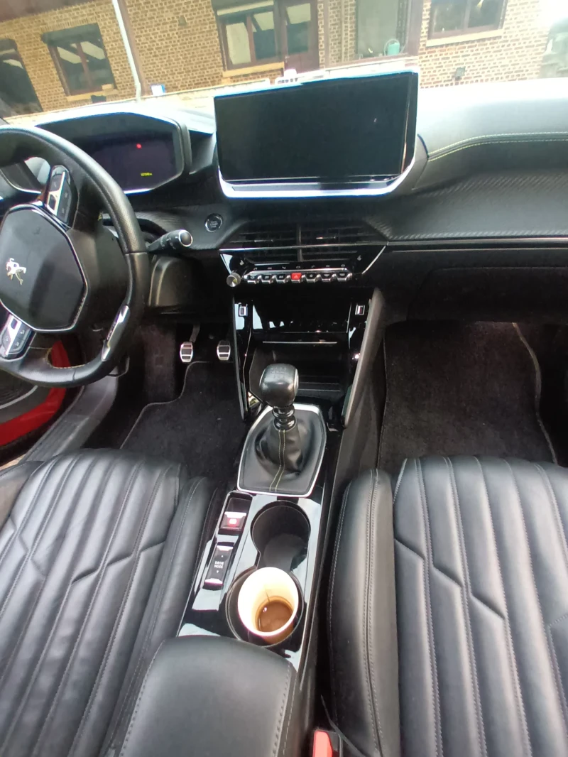 Peugeot 2008 GT LINE SPORT, снимка 12 - Автомобили и джипове - 52450959