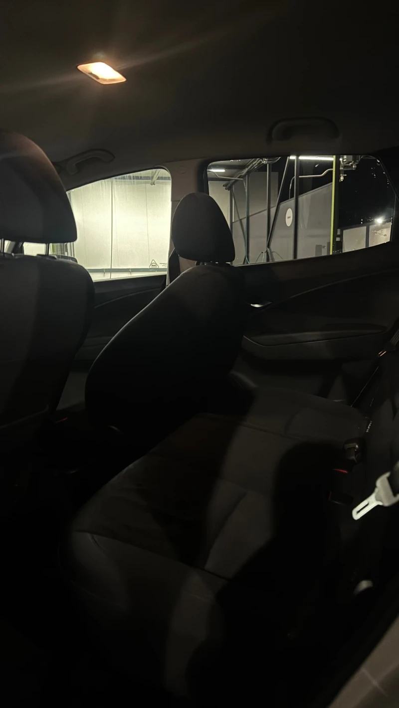 Hyundai Ix20, снимка 9 - Автомобили и джипове - 52528624