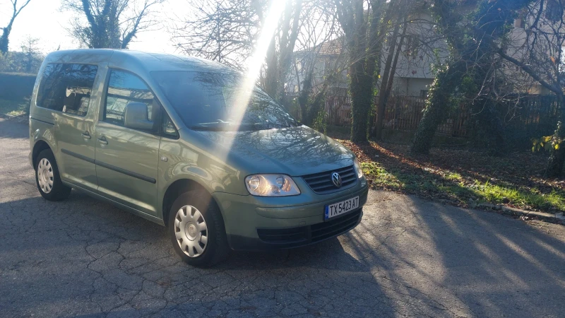 VW Caddy, снимка 8 - Автомобили и джипове - 52842325