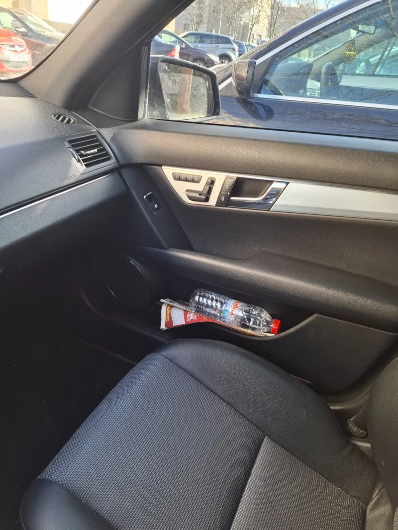 Mercedes-Benz C 320, снимка 5 - Автомобили и джипове - 53581675