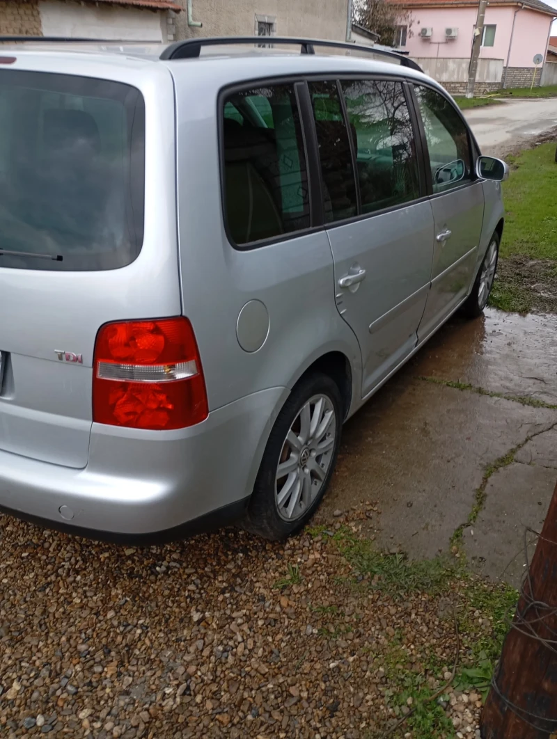VW Touran, снимка 4 - Автомобили и джипове - 53583020