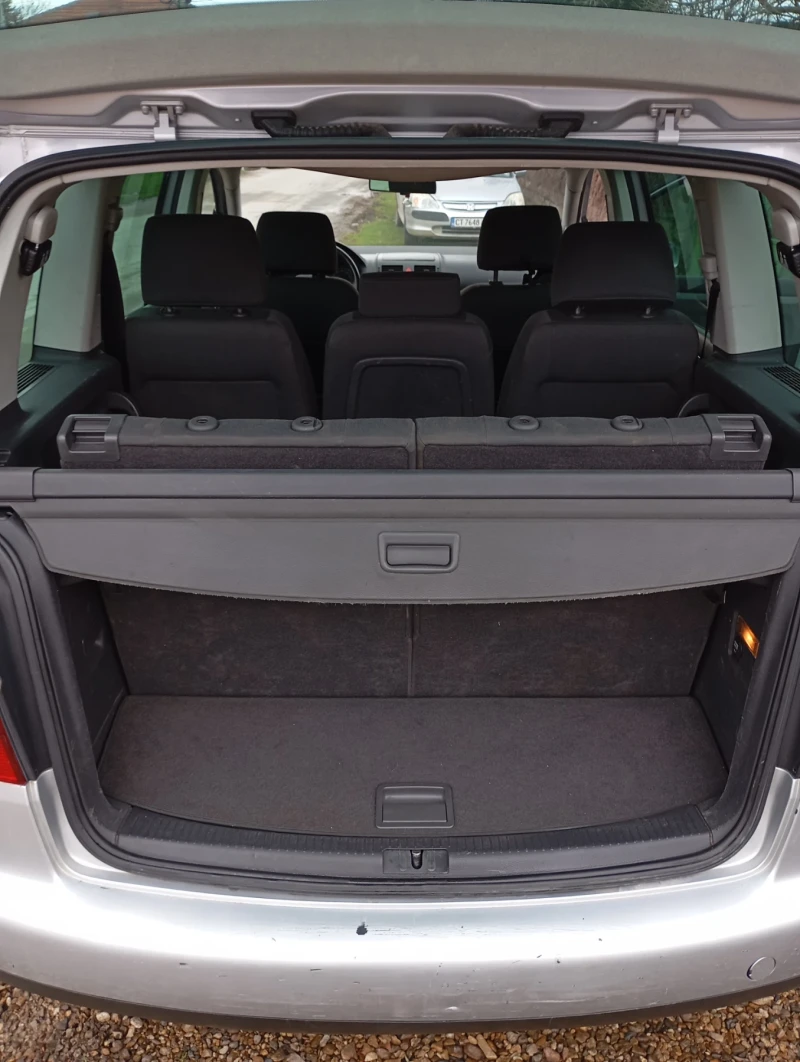 VW Touran, снимка 13 - Автомобили и джипове - 53583020