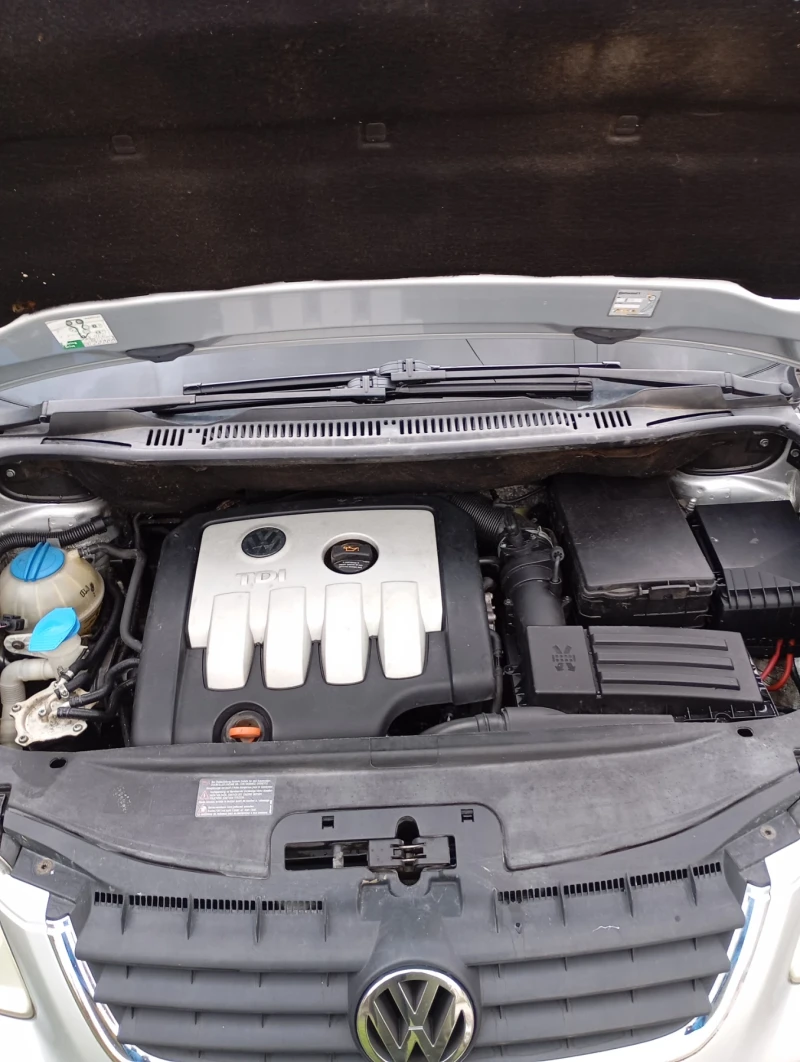 VW Touran, снимка 15 - Автомобили и джипове - 53583020