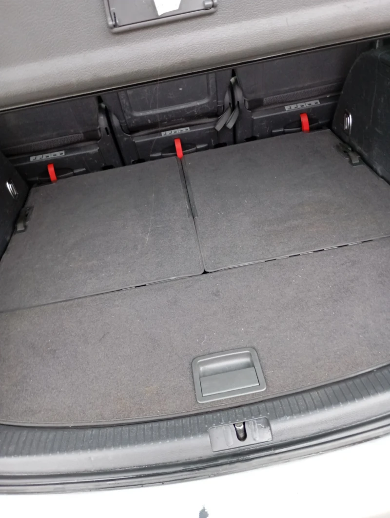 VW Touran, снимка 14 - Автомобили и джипове - 53583020