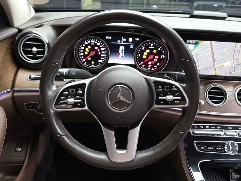 Mercedes-Benz E 200 - САМО 30% АВАНС, снимка 13 - Автомобили и джипове - 55569100