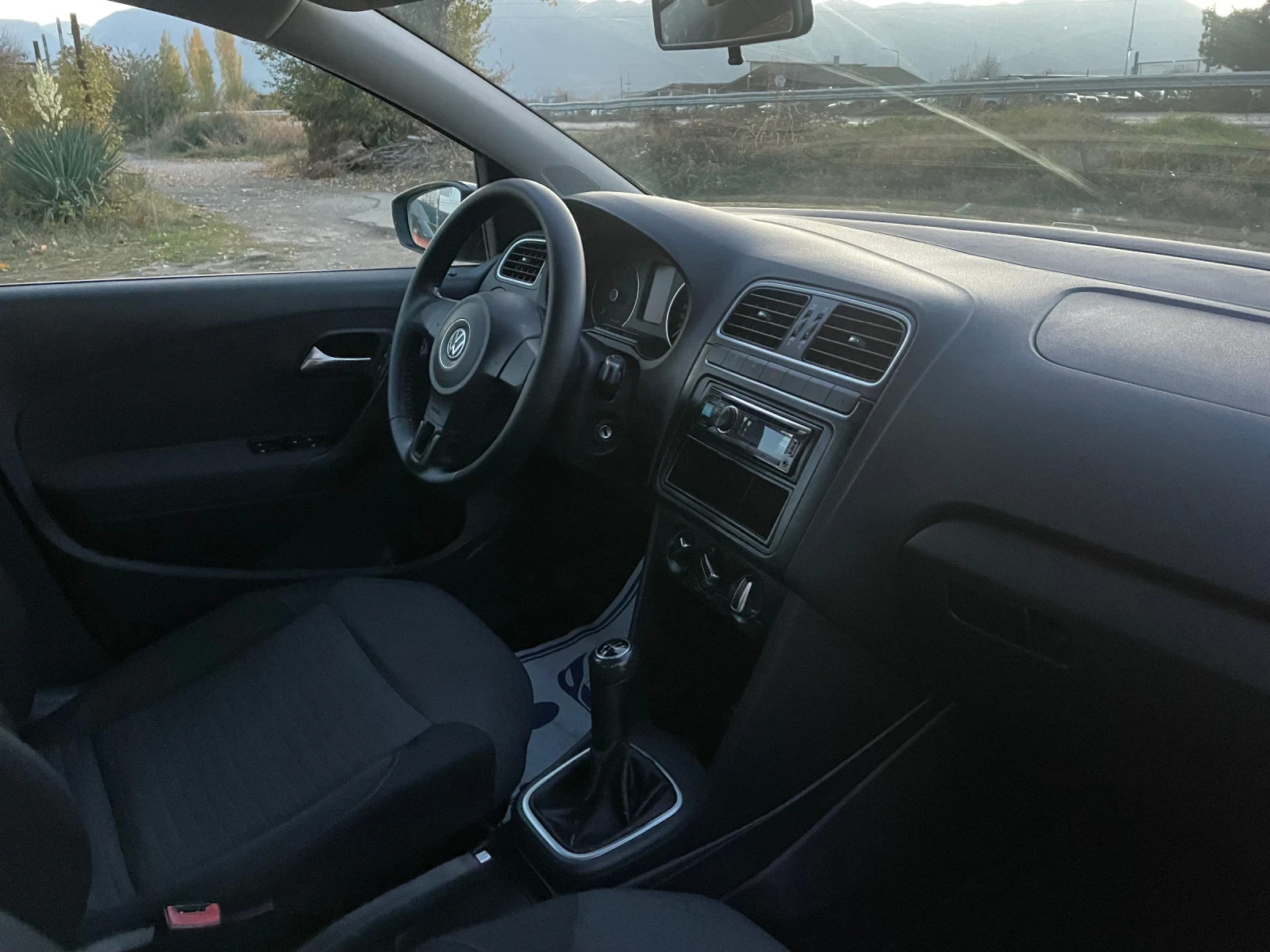 VW Polo 1.6TDI-75-ITALIA - изображение 5