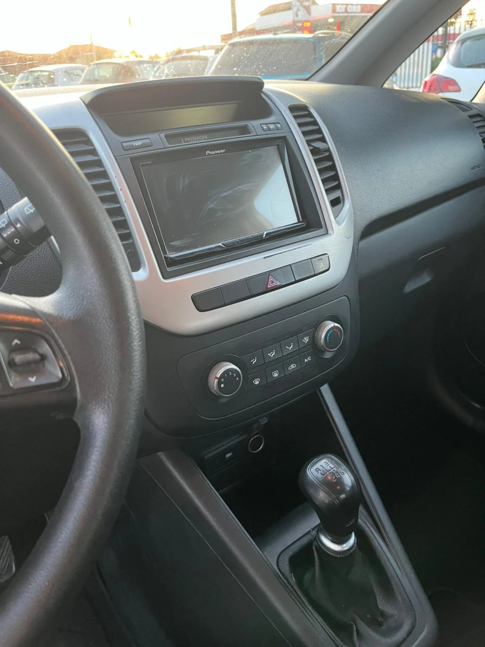 Kia Venga 1.4 CRDI 2бр.  - изображение 10