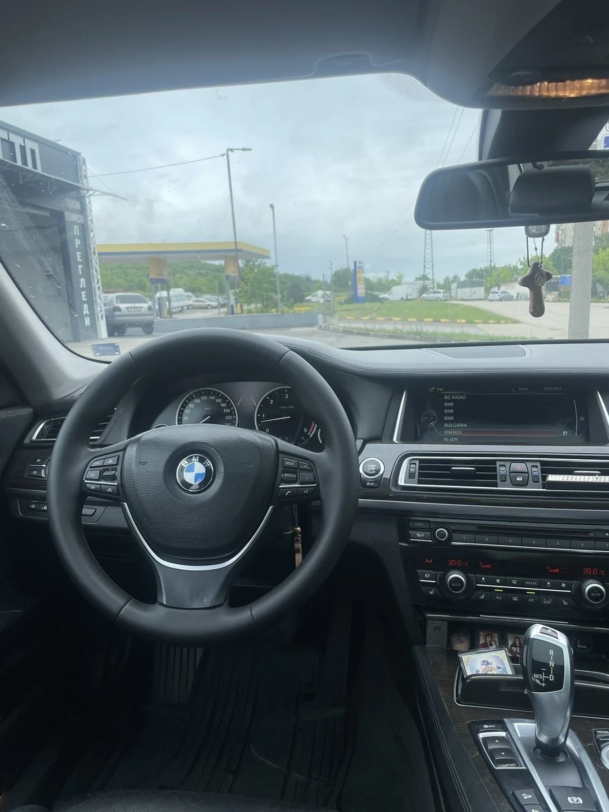 BMW 740  - изображение 8