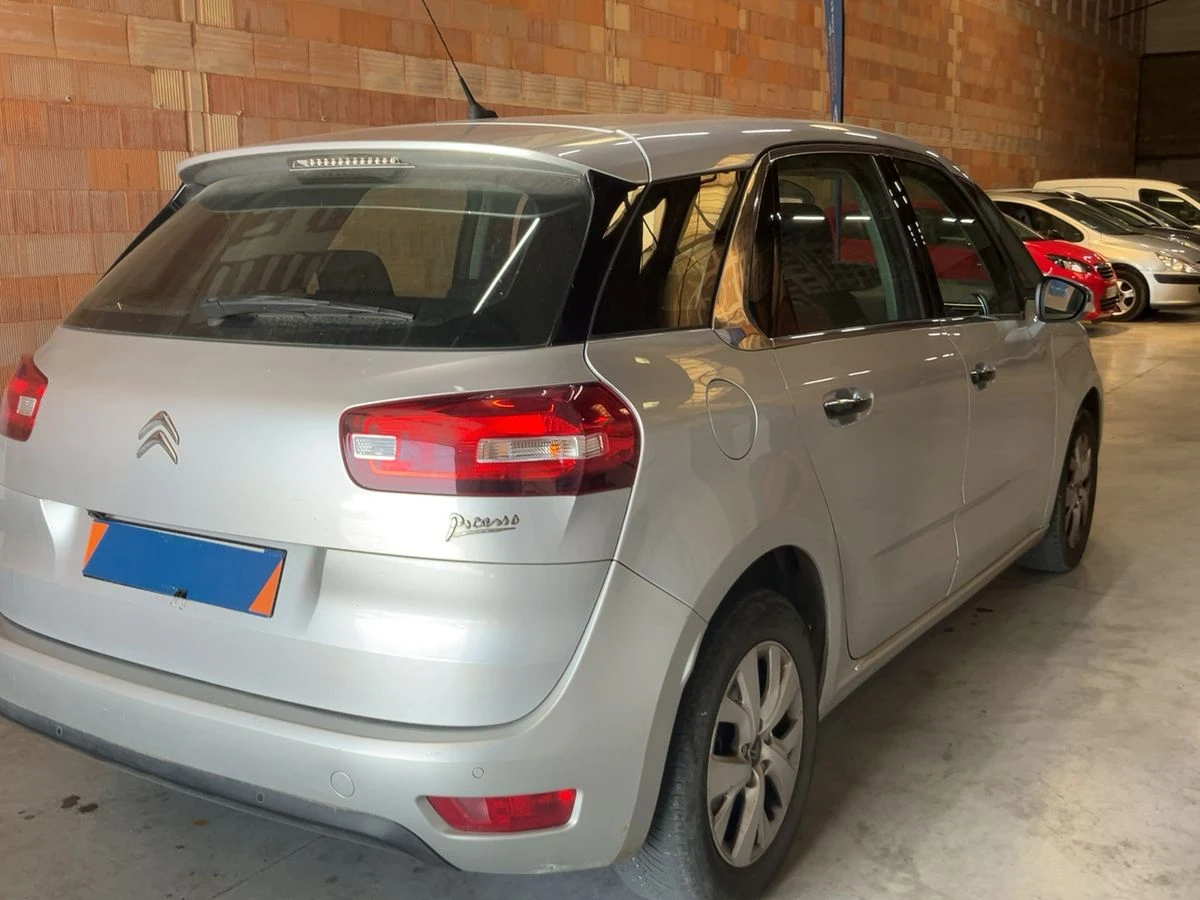 Citroen C4 Picasso 1.6HDI РЕАЛЕН ПРОБЕГ - изображение 4