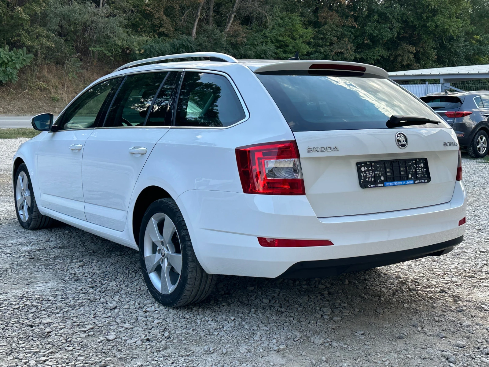 Skoda Octavia 1.6TDI* AVTOMAT* D&G* NAVI*  - изображение 7