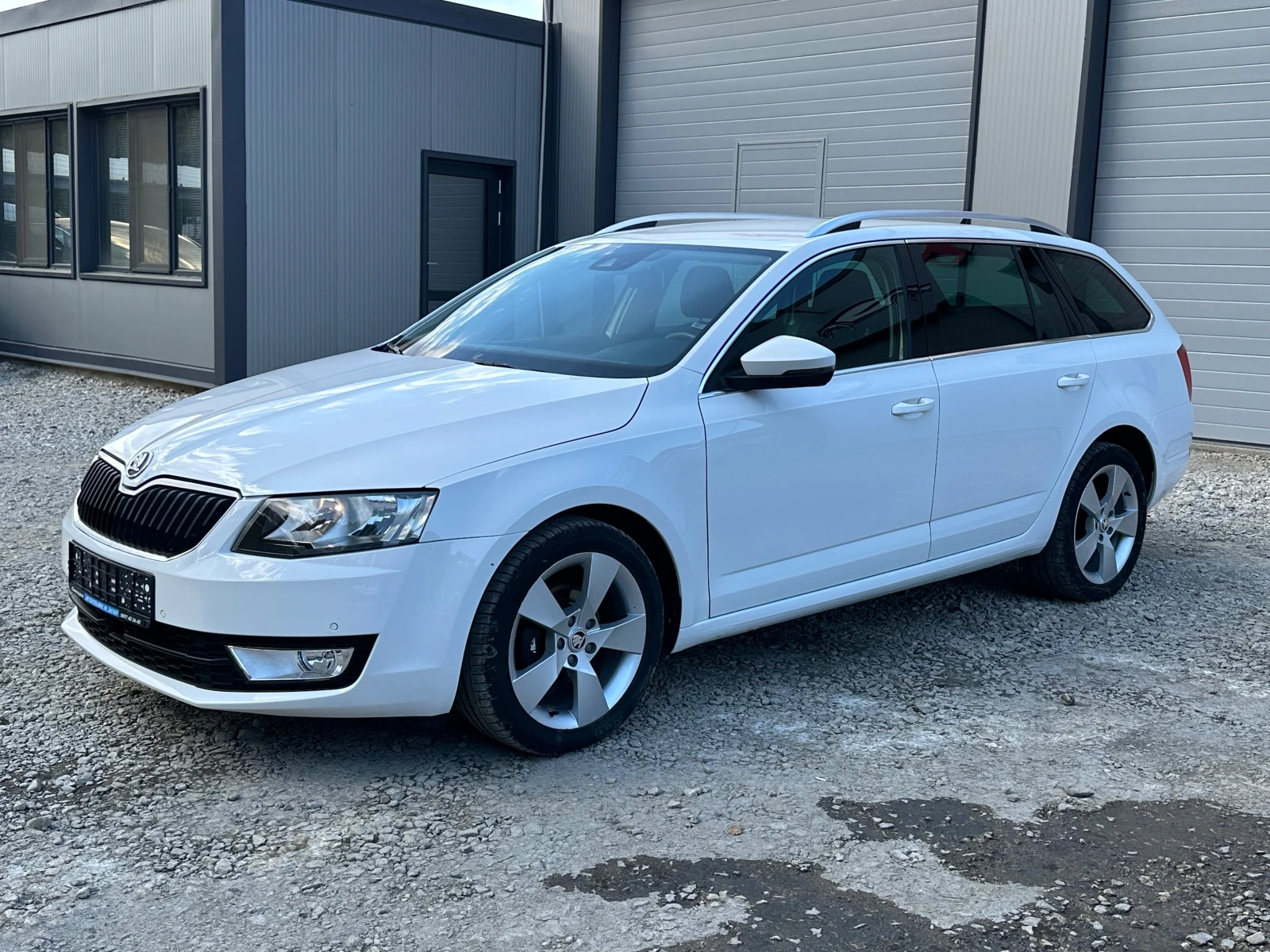Skoda Octavia 1.6TDI* AVTOMAT* D&G* NAVI*  - изображение 8