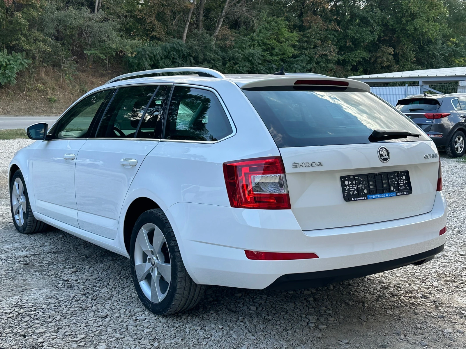 Skoda Octavia 1.6TDI* AVTOMAT* D&G* NAVI*  - изображение 6