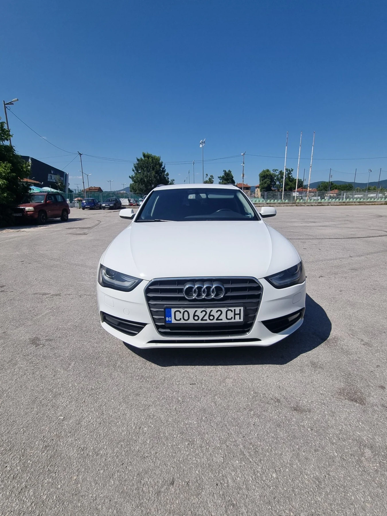 Audi A4, снимка 2 - Автомобили и джипове - 55984359