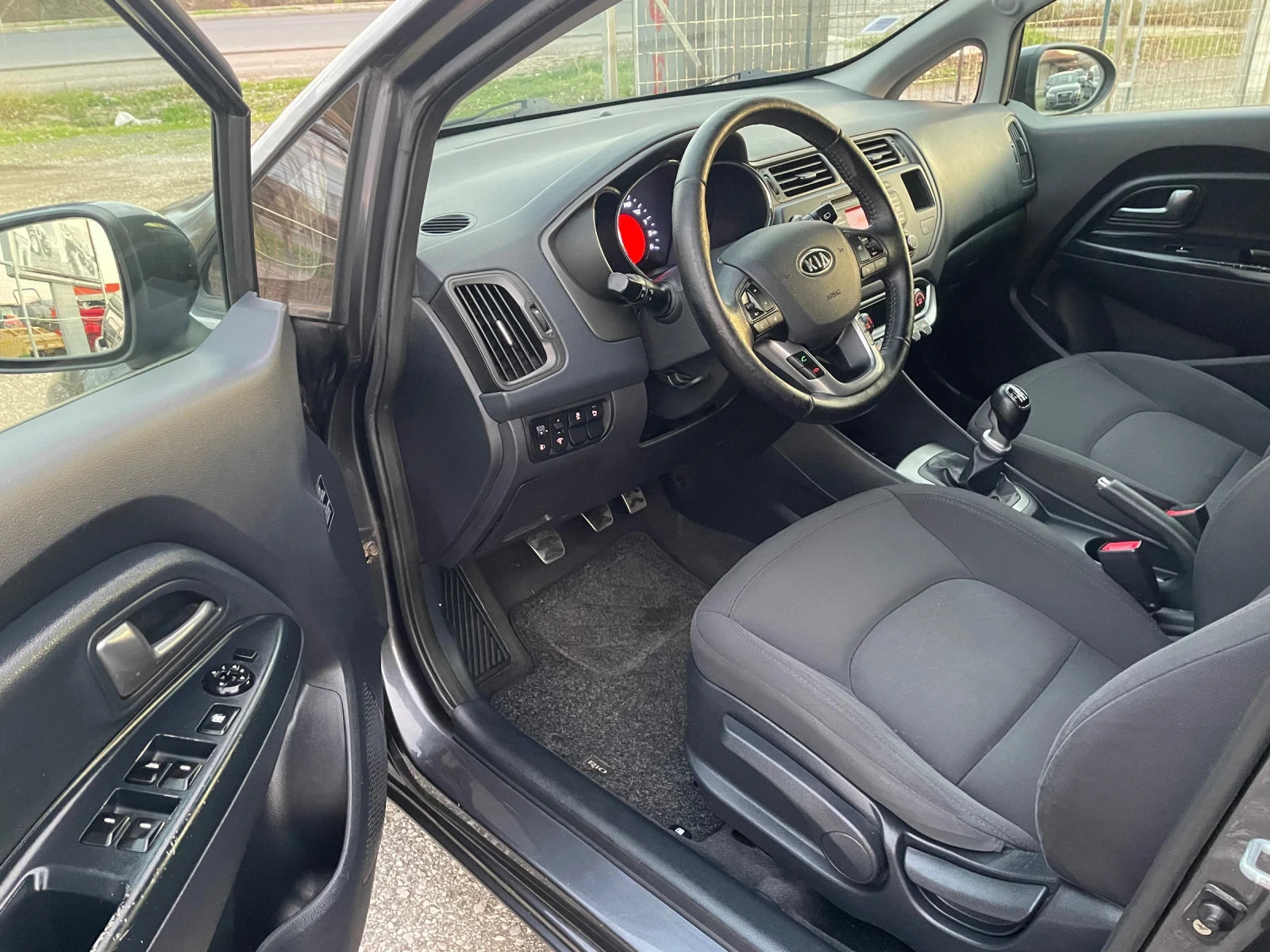 Kia Rio 1.4 CRDI.90K - изображение 9