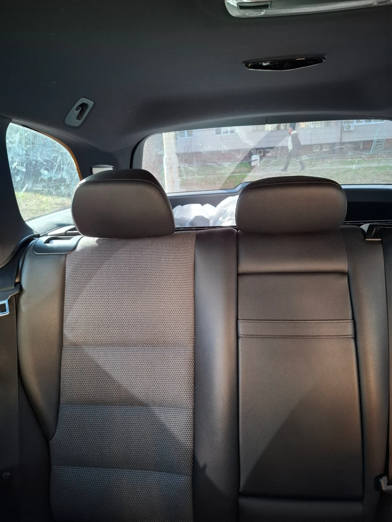 Mercedes-Benz C 320  - изображение 6