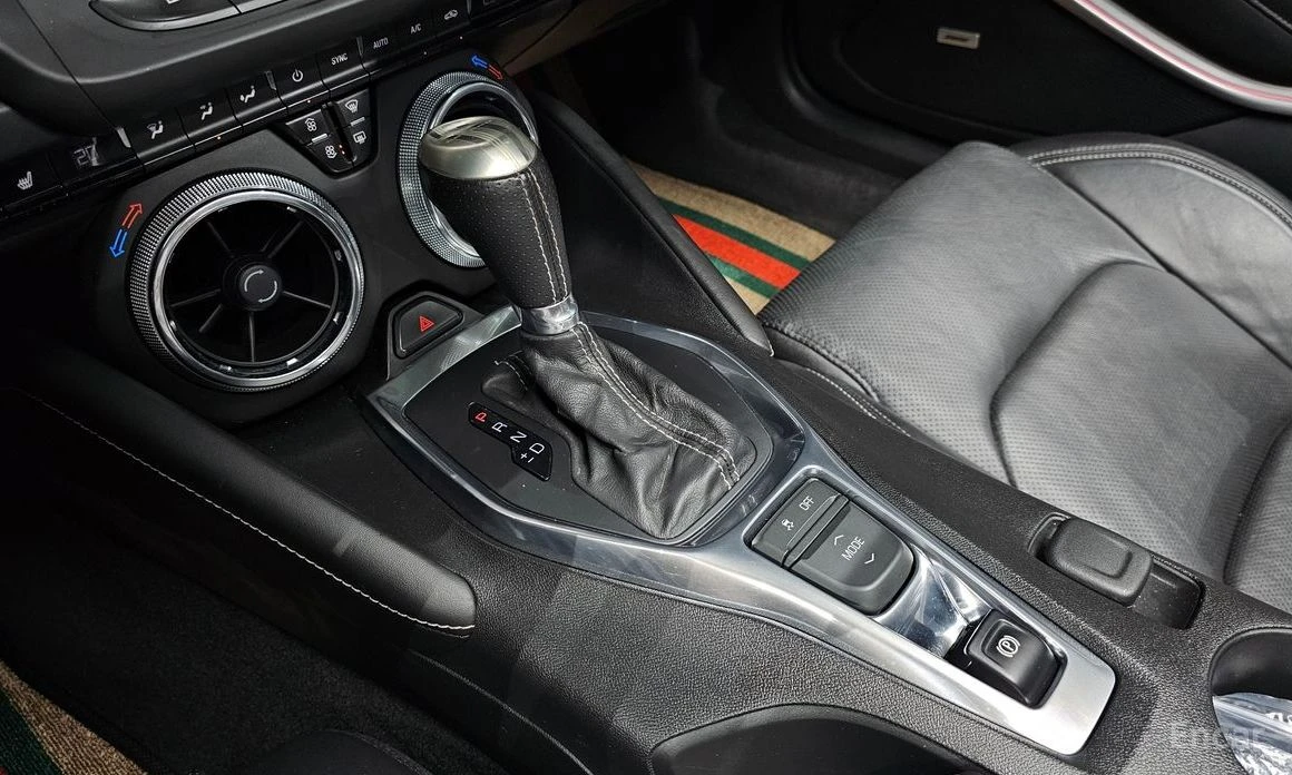 Chevrolet Camaro SS 6.2 V8* BOSE* HEAD-UP* BREMBO* ОБДУХВАНЕ* , снимка 13 - Автомобили и джипове - 54085279