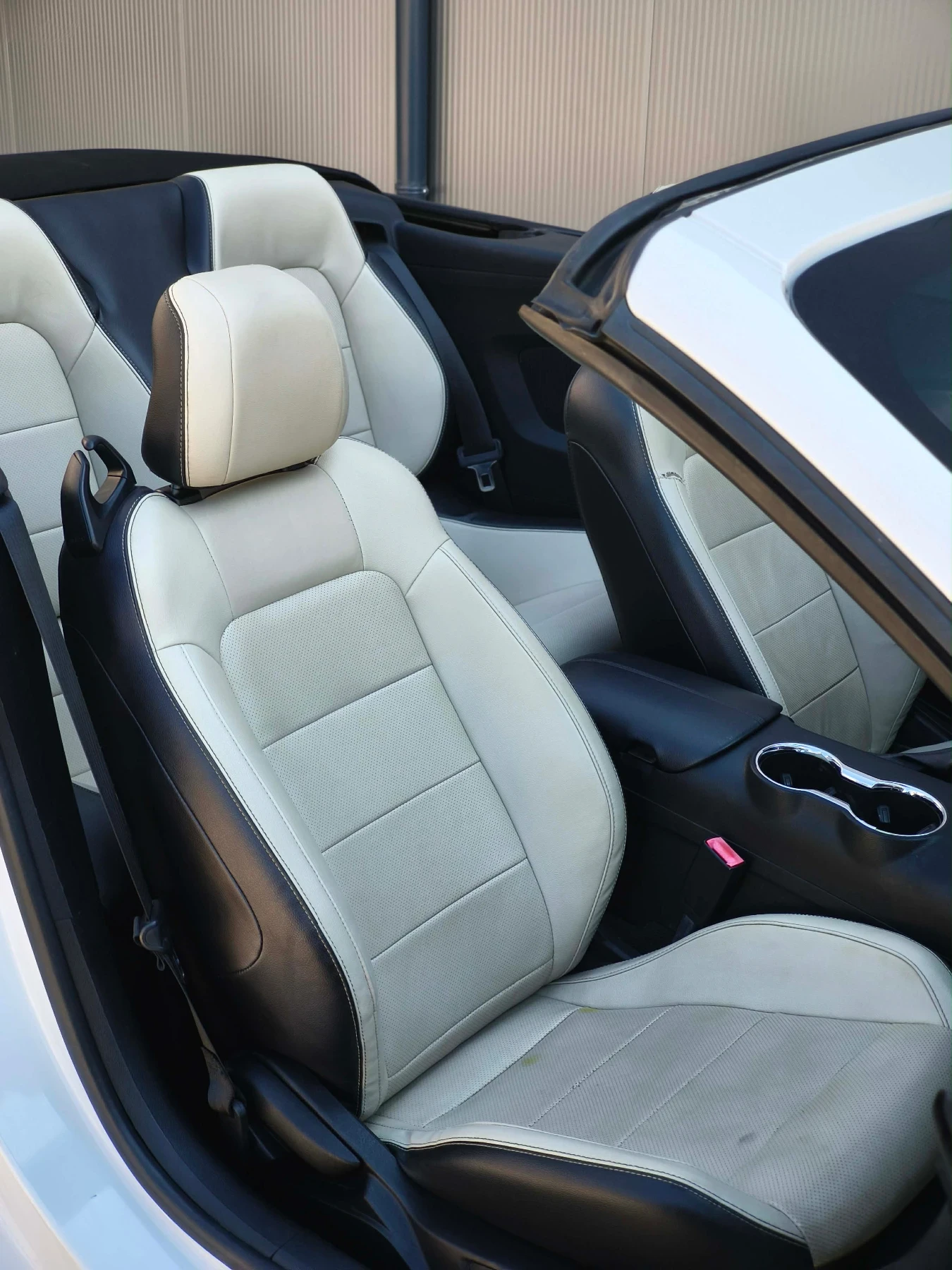 Ford Mustang 2.3 Premium, снимка 15 - Автомобили и джипове - 55550824