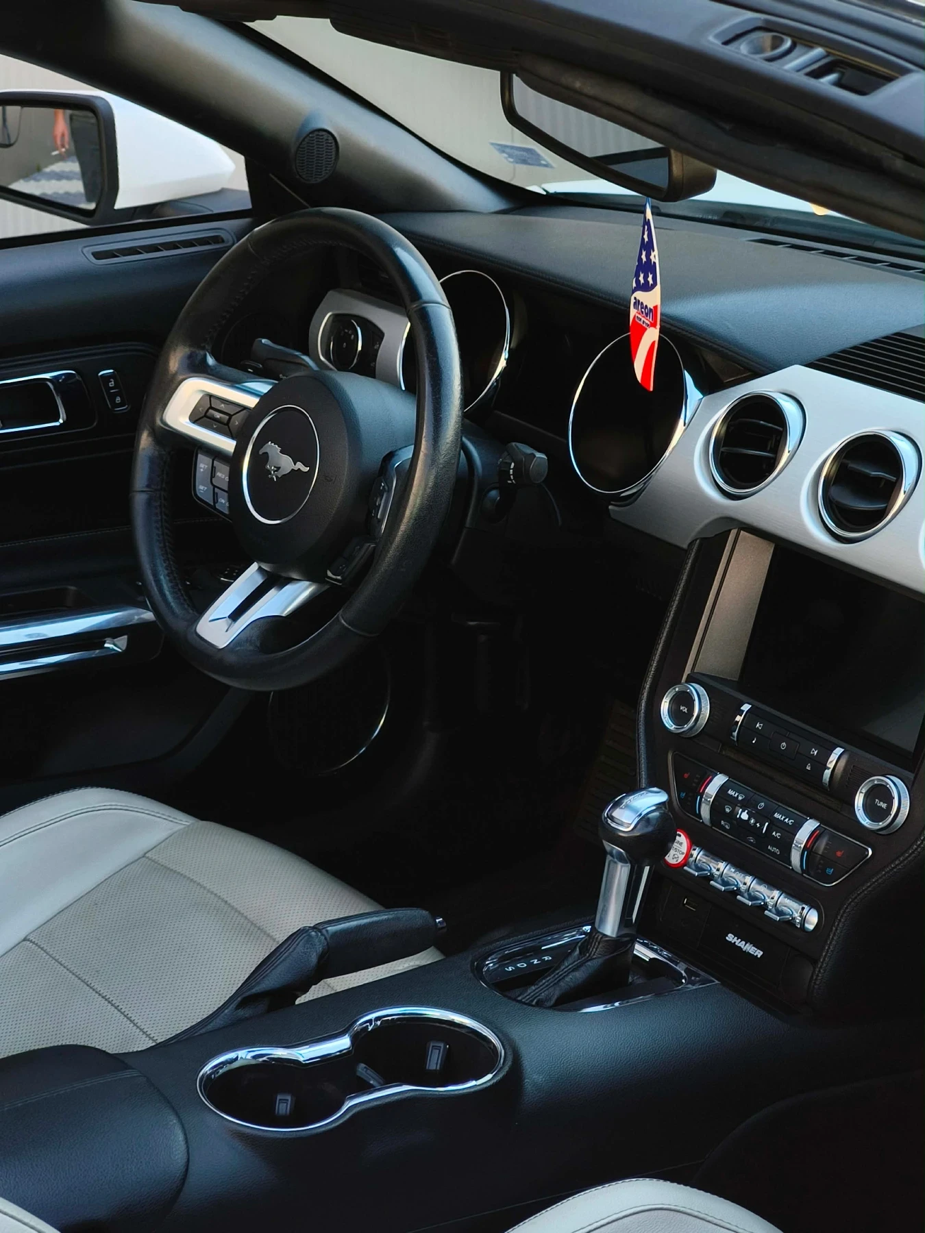 Ford Mustang 2.3 Premium, снимка 14 - Автомобили и джипове - 55550824