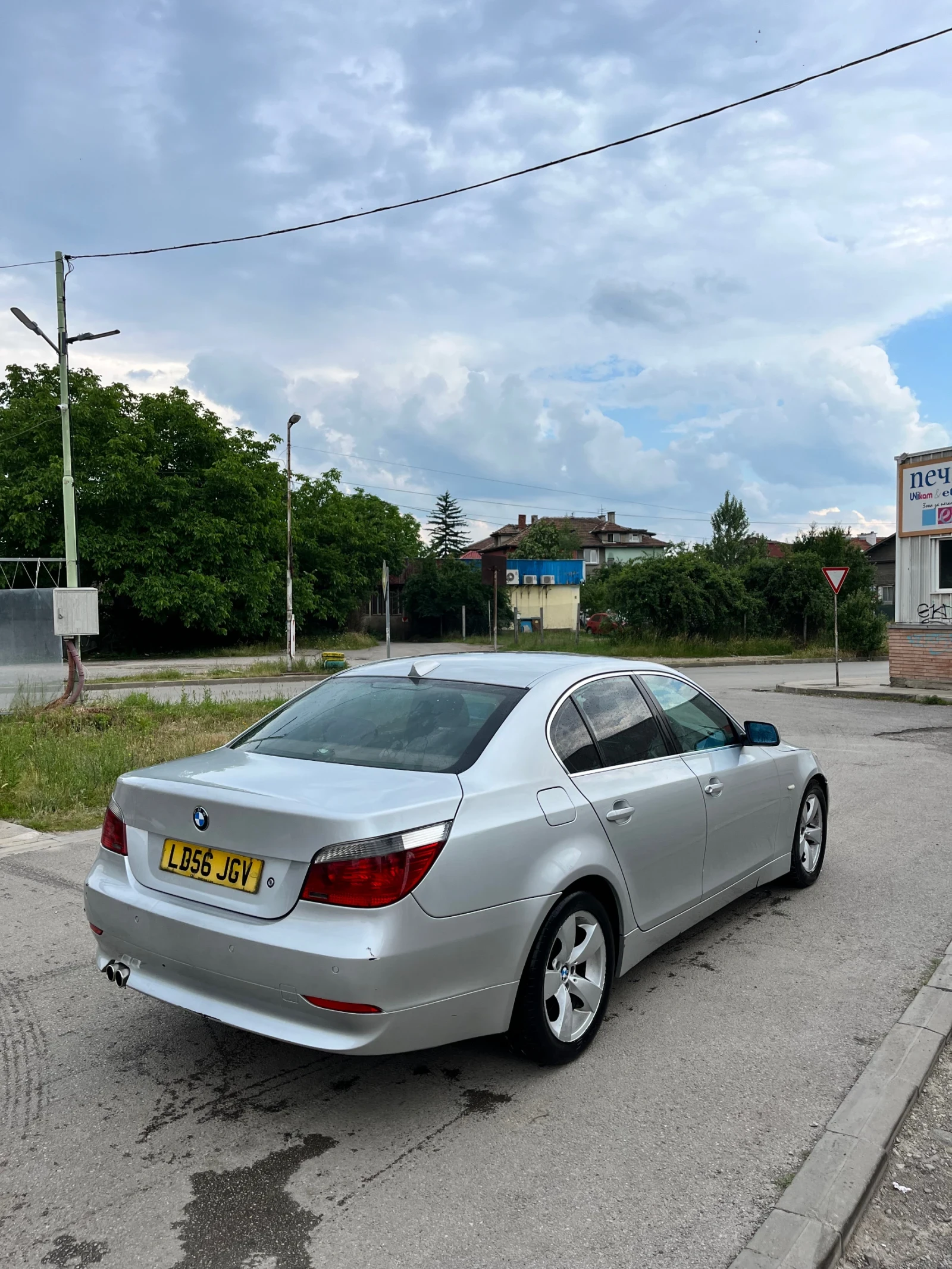 BMW 520 230кс, снимка 4 - Автомобили и джипове - 54803635
