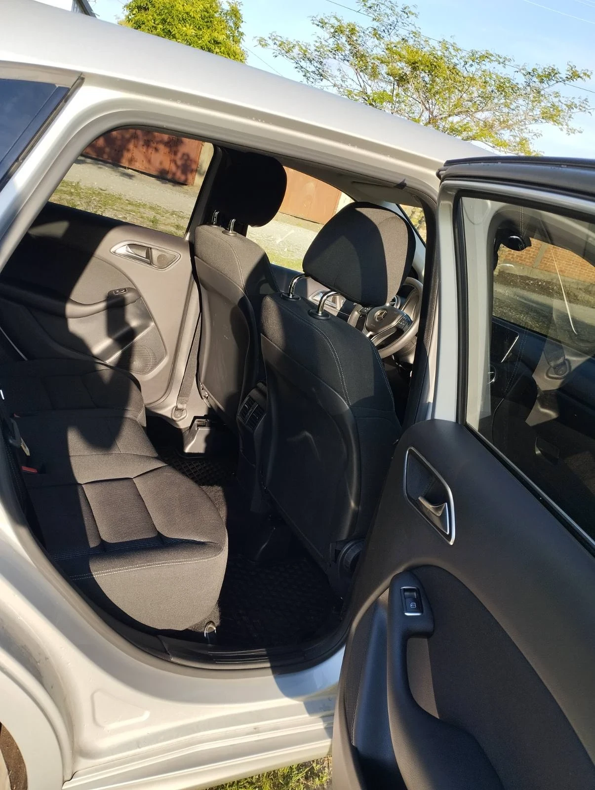 Mercedes-Benz B 200, снимка 3 - Автомобили и джипове - 55123357