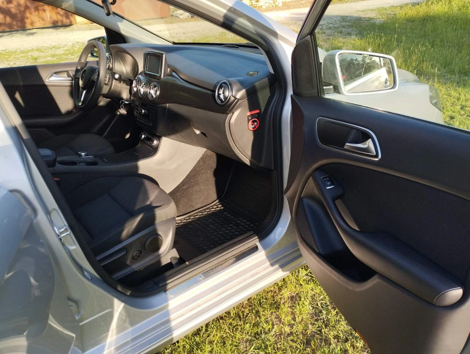Mercedes-Benz B 200, снимка 5 - Автомобили и джипове - 55123357
