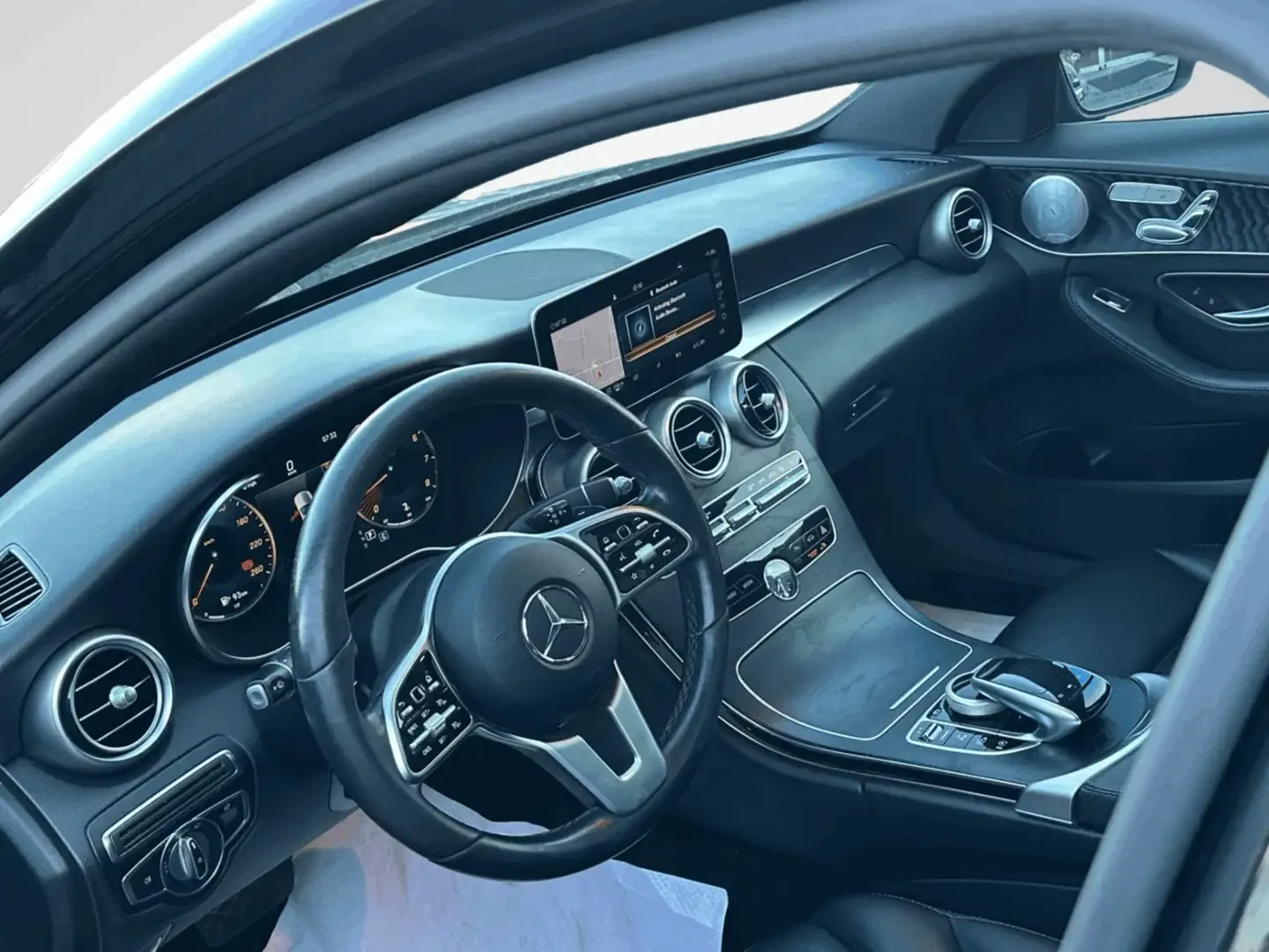 Mercedes-Benz C 300 AMG* 4M* Distr* Burmester* Digital Cockpit, снимка 7 - Автомобили и джипове - 55440392