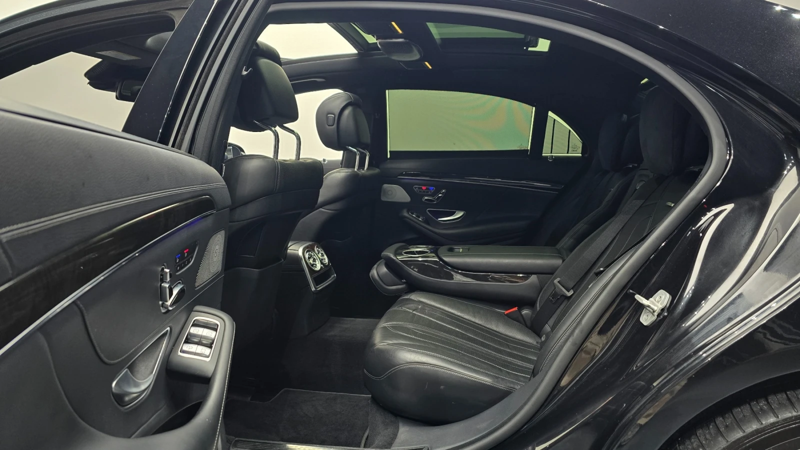 Mercedes-Benz S 63 AMG, снимка 13 - Автомобили и джипове - 55475575