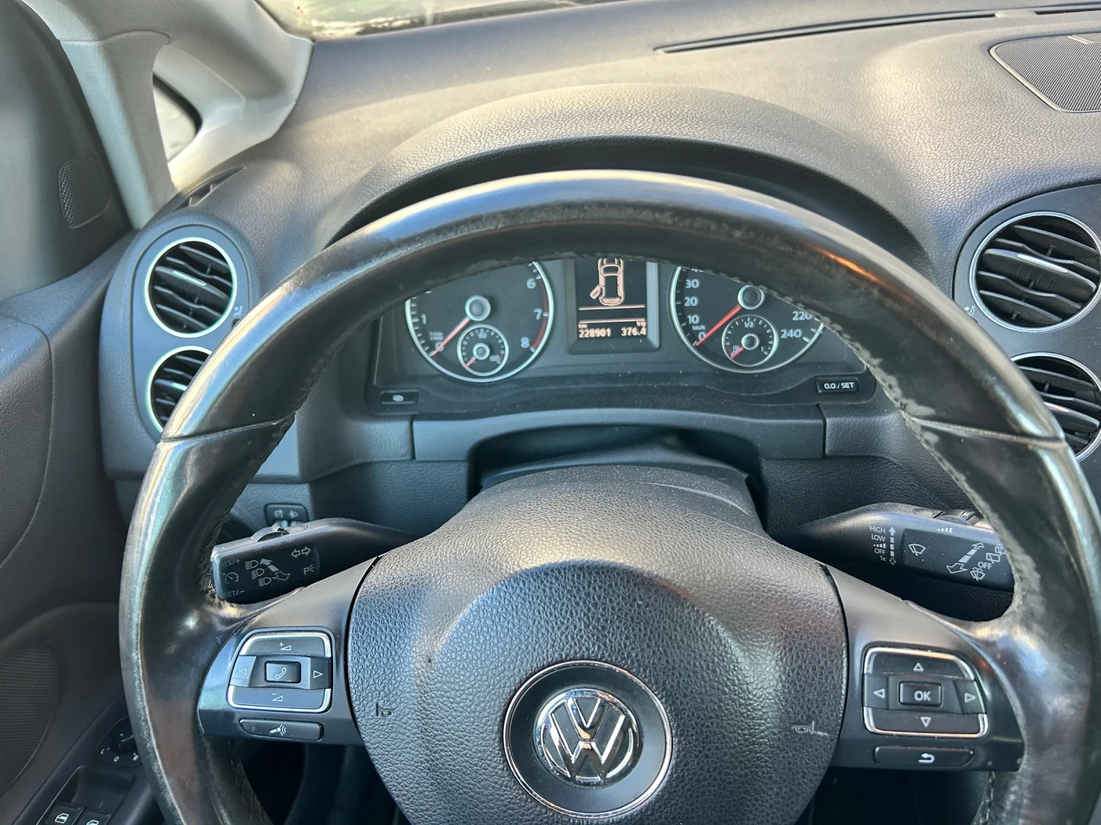 VW Golf Plus 1.4 TSI, снимка 11 - Автомобили и джипове - 55737517