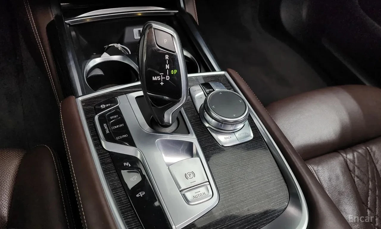 BMW 740 * 740d xDrive M Sport * ЦЕНА ДО БГ, снимка 9 - Автомобили и джипове - 55876697