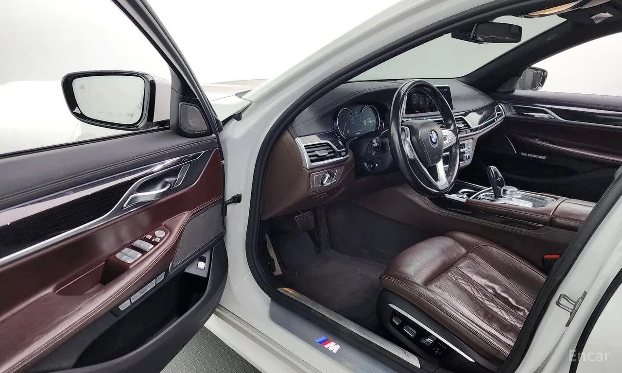 BMW 740 * 740d xDrive M Sport * ЦЕНА ДО БГ, снимка 10 - Автомобили и джипове - 55876697