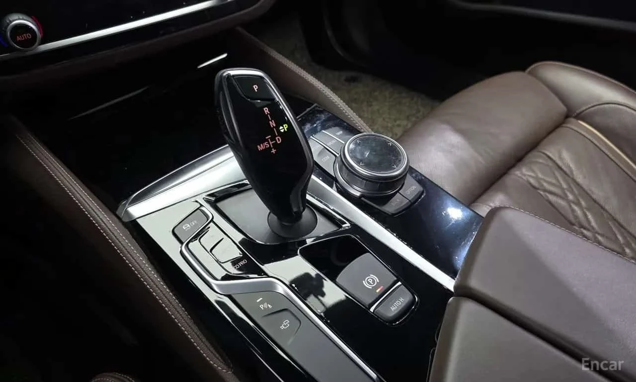 BMW 540 * 540i xDrive M Sport Plus * ЦЕНА ДО БГ, снимка 15 - Автомобили и джипове - 56182503