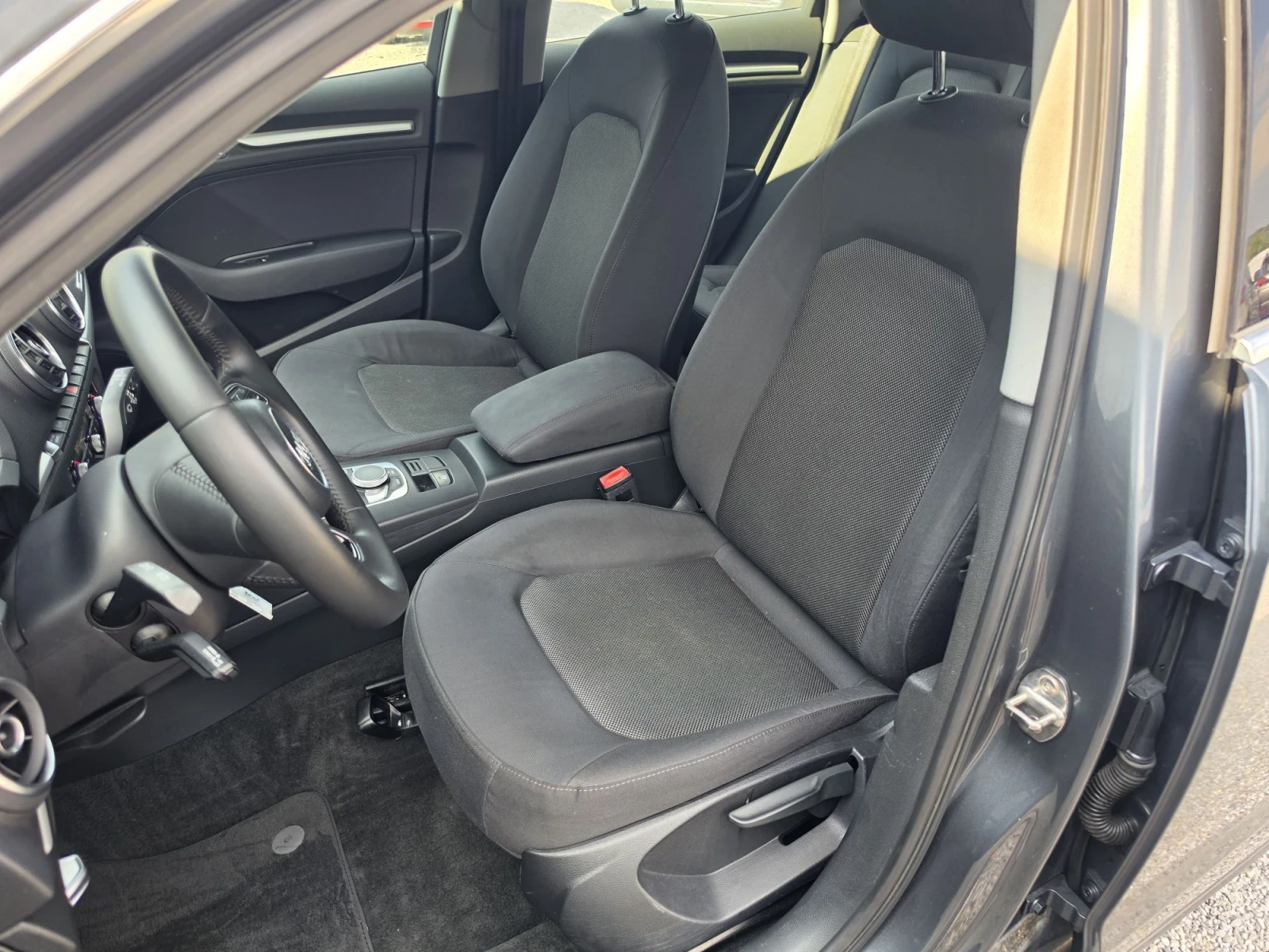 Audi A3 1.6TDi Navi Led, снимка 8 - Автомобили и джипове - 56220797