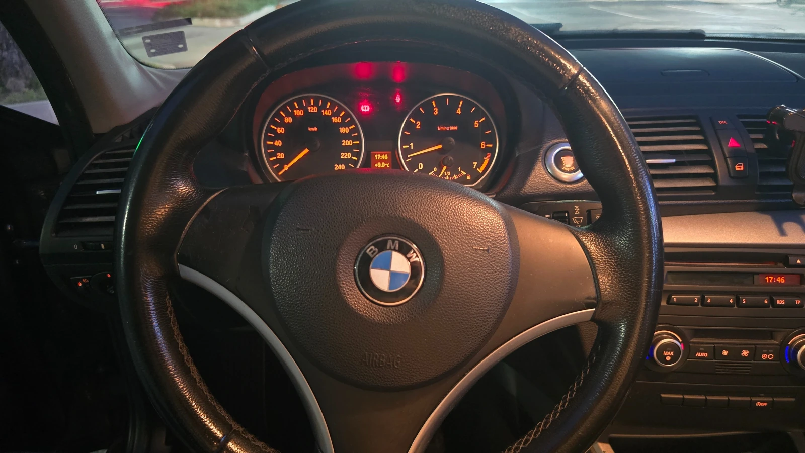 BMW 116 i Facelift, снимка 8 - Автомобили и джипове - 56705373