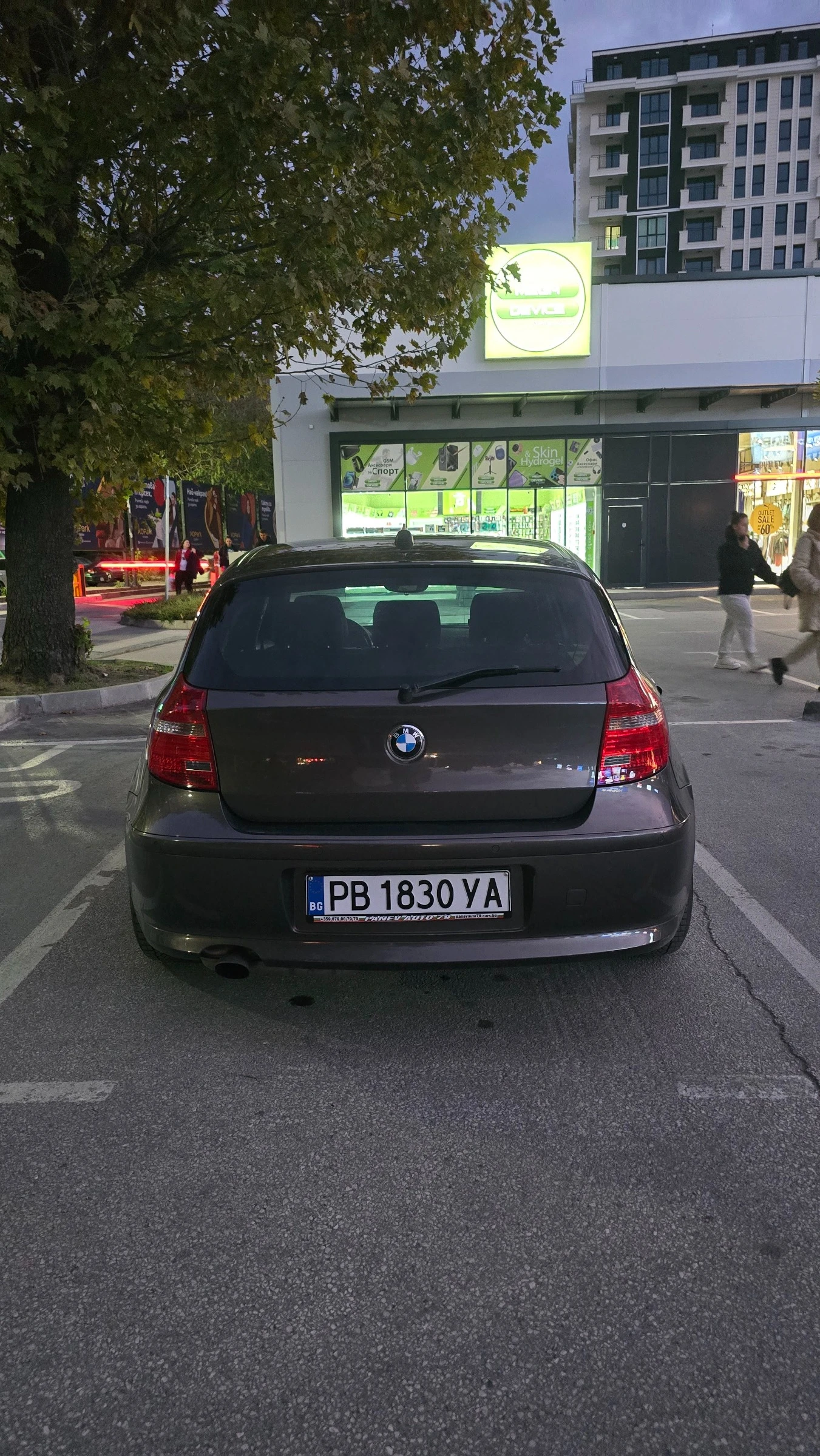 BMW 116 i Facelift, снимка 5 - Автомобили и джипове - 56705373
