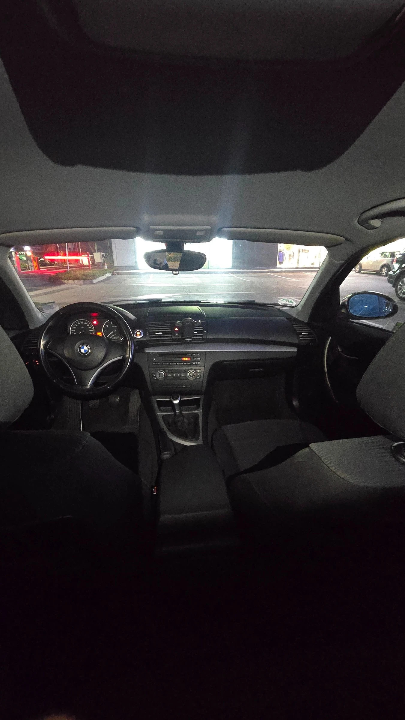 BMW 116 i Facelift, снимка 12 - Автомобили и джипове - 56705373