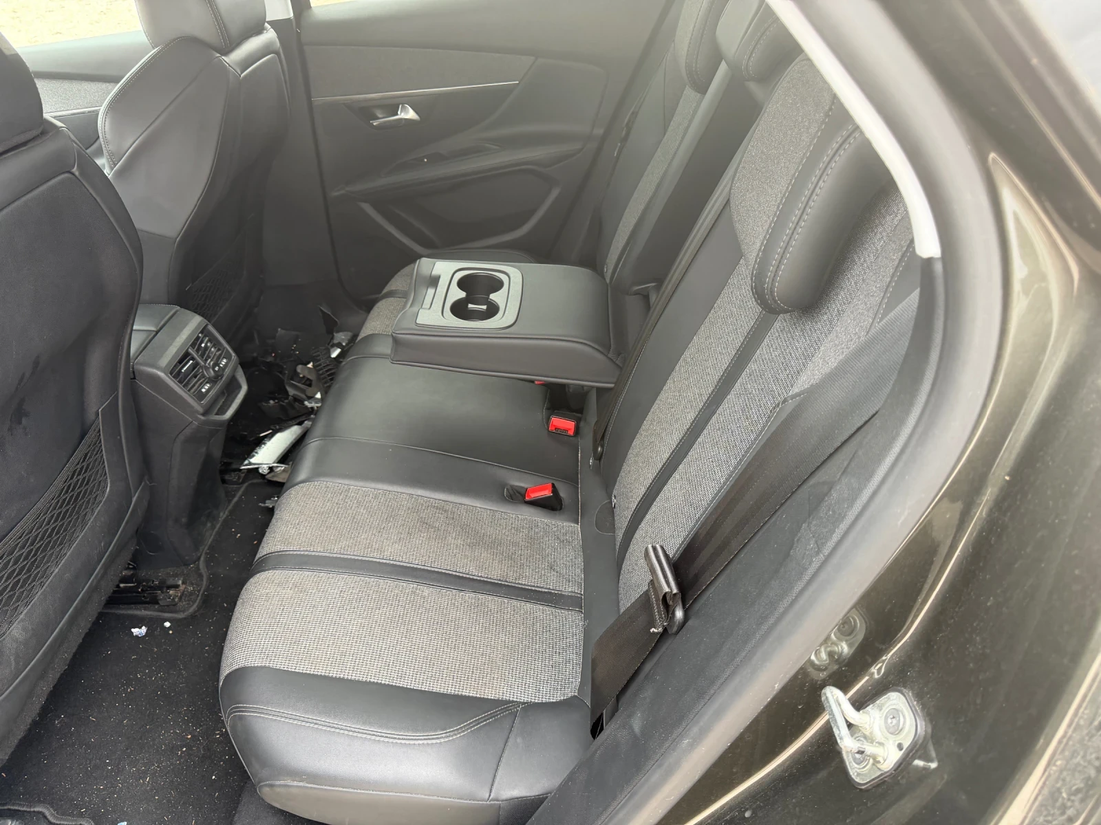 Peugeot 3008 1.2.  87хил, снимка 11 - Автомобили и джипове - 56730122