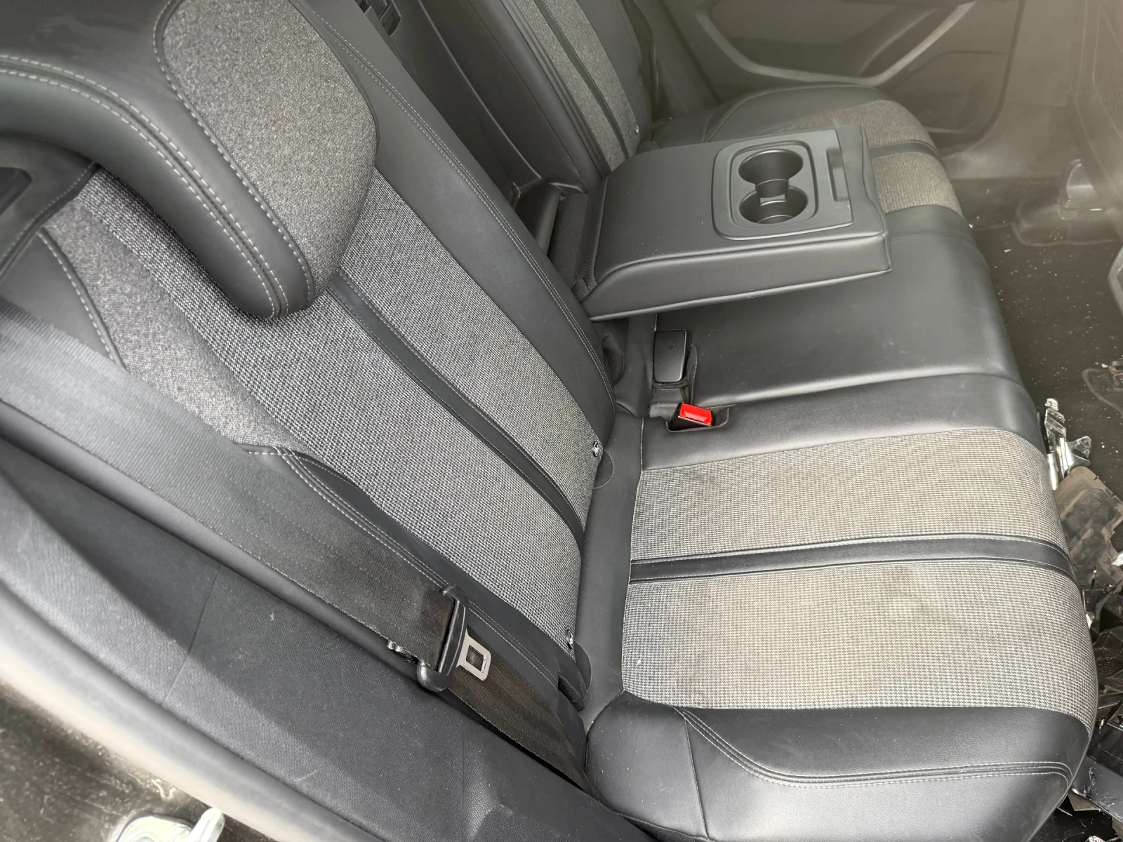Peugeot 3008 1.2.  87хил, снимка 12 - Автомобили и джипове - 56730122