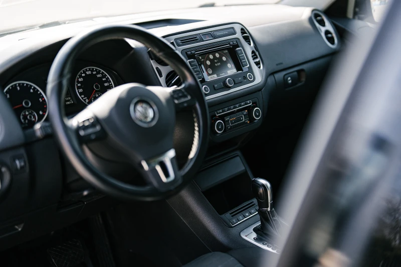 VW Tiguan Sport, снимка 6 - Автомобили и джипове - 52773203
