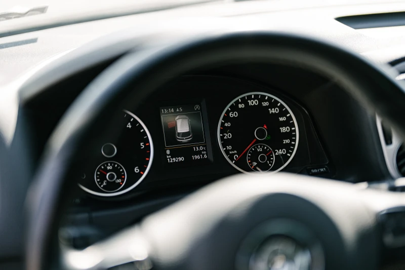 VW Tiguan Sport, снимка 5 - Автомобили и джипове - 52773203