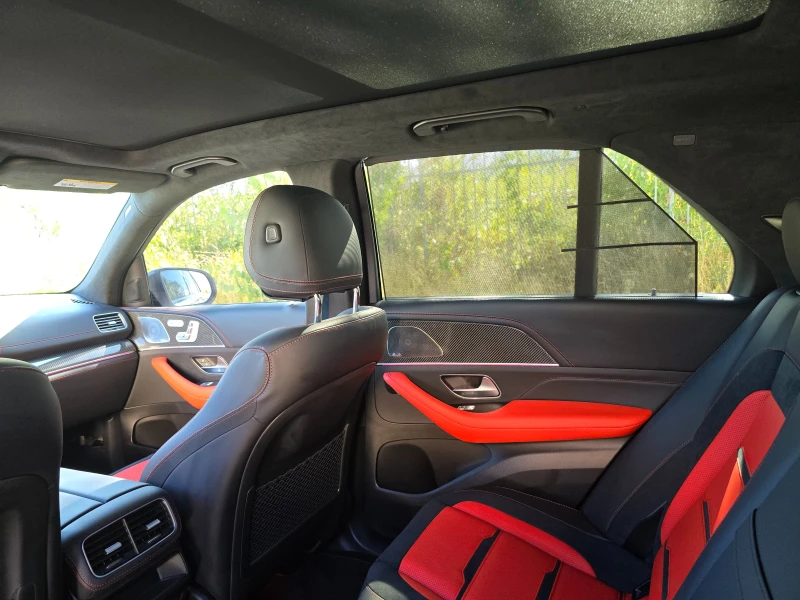 Mercedes-Benz GLE 63 S AMG 4Matic+ Pano HuD Face Burmester Carbon, снимка 13 - Автомобили и джипове - 52057777