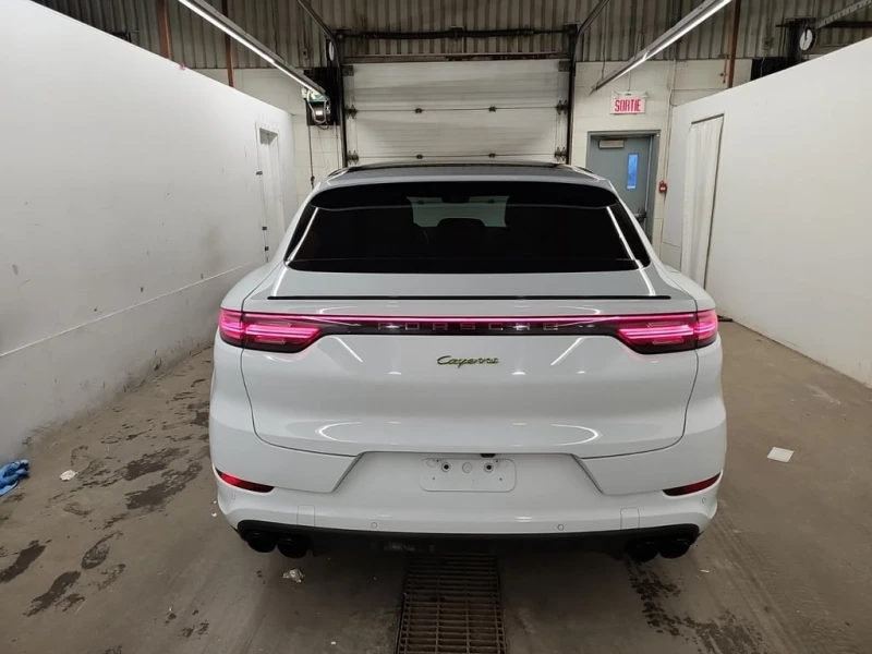 Porsche Cayenne E HYBRID * Coupe * Chrono * CARFAX * , снимка 6 - Автомобили и джипове - 53378175