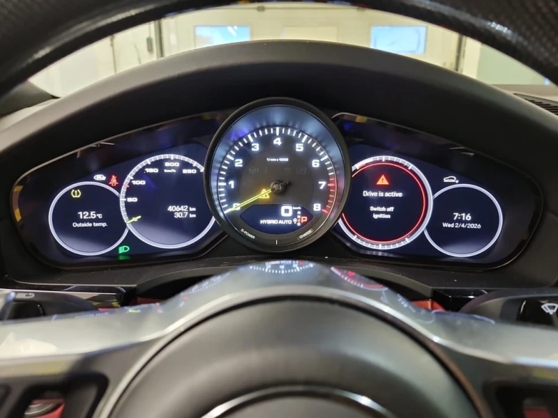 Porsche Cayenne E HYBRID * Coupe * Chrono * CARFAX * , снимка 8 - Автомобили и джипове - 53378175