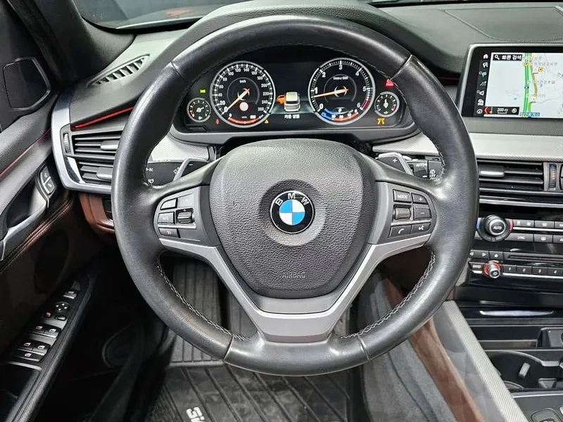 BMW X5  (F15) xDrive 30D M Sports, снимка 13 - Автомобили и джипове - 54971163