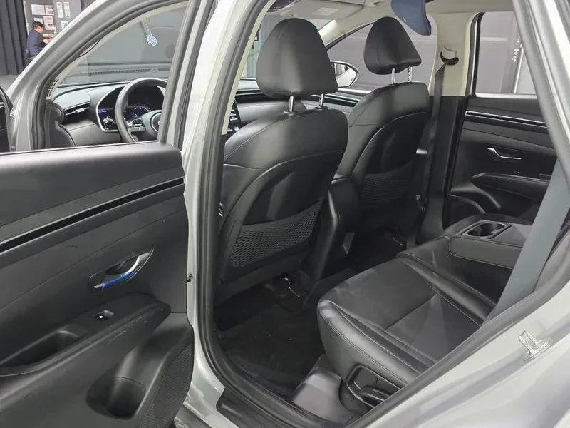 Hyundai Tucson Diesel 2.0 4Wd Modern, снимка 11 - Автомобили и джипове - 56130803