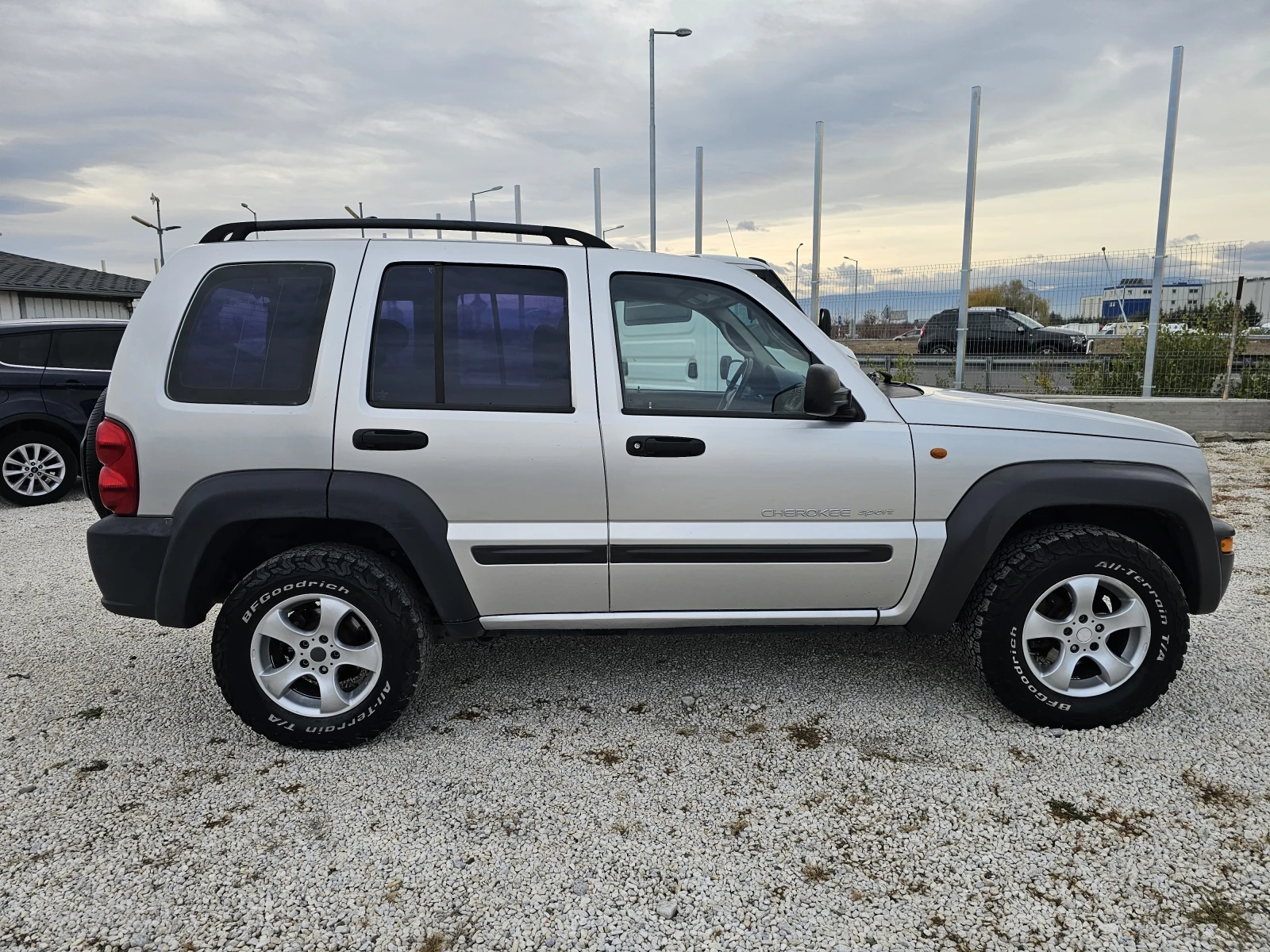 Jeep Cherokee 2.5CRD/КЛИМА/ИТАЛИЯ/ЛИЗИНГ - изображение 8