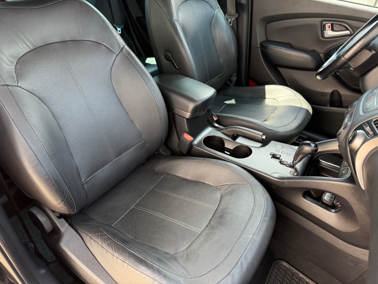 Hyundai IX35 4WD+ N1+ CRDi+ Панорама+ Подгрев+ Камера - изображение 10