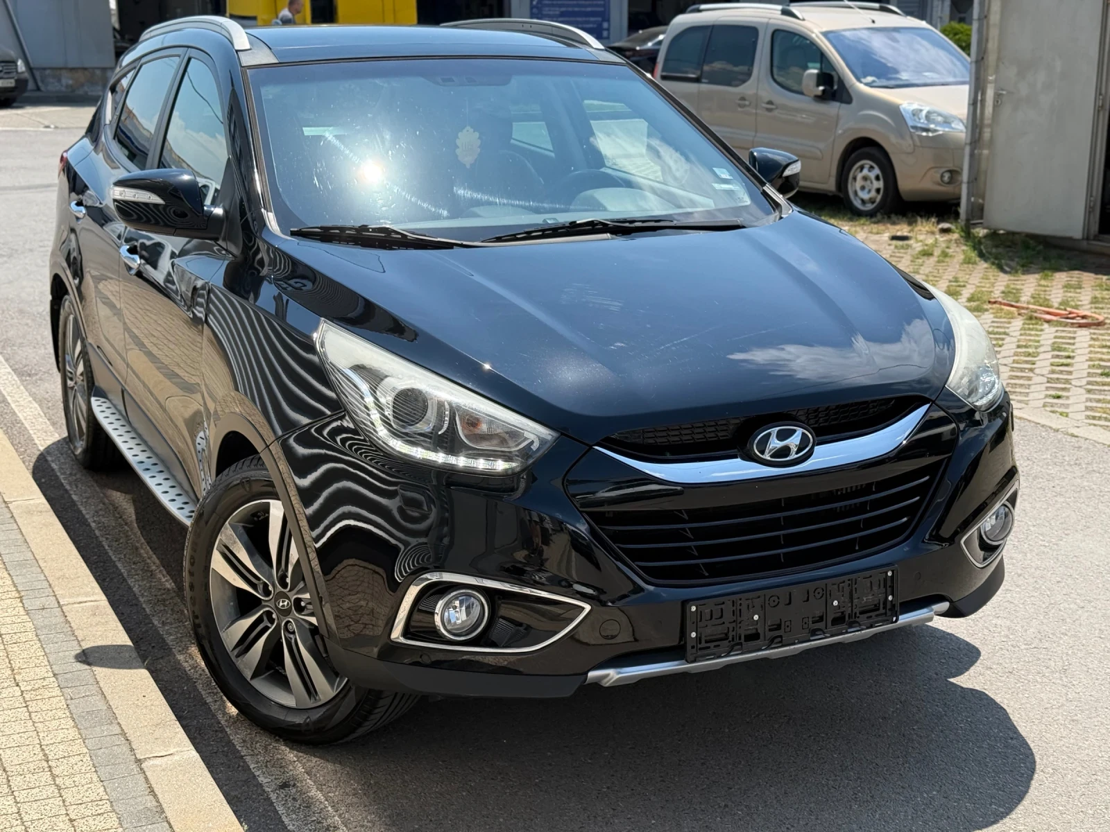 Hyundai IX35 4WD+ N1+ CRDi+ Панорама+ Подгрев+ Камера - изображение 6