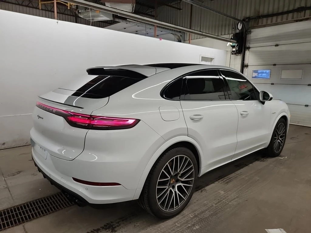Porsche Cayenne E HYBRID * Coupe * Chrono * CARFAX *  - изображение 4