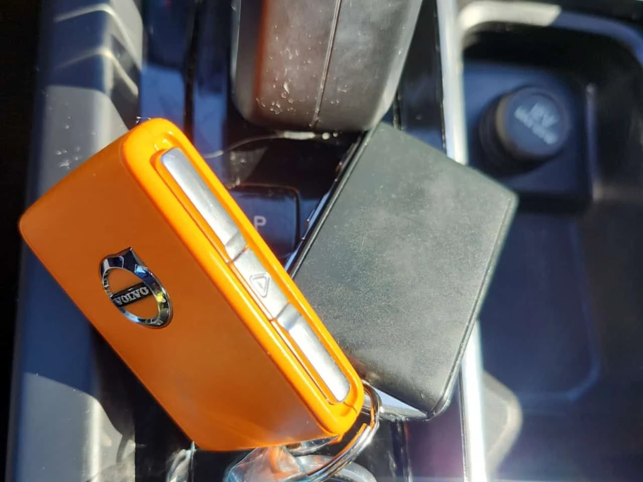 Volvo XC60  CORE | ПАНО | KEYLESS | 360  | 2 КЛЮЧА - изображение 8