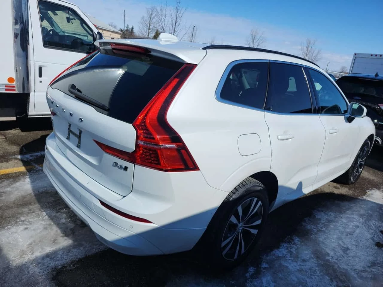 Volvo XC60  CORE | ПАНО | KEYLESS | 360  | 2 КЛЮЧА - изображение 3